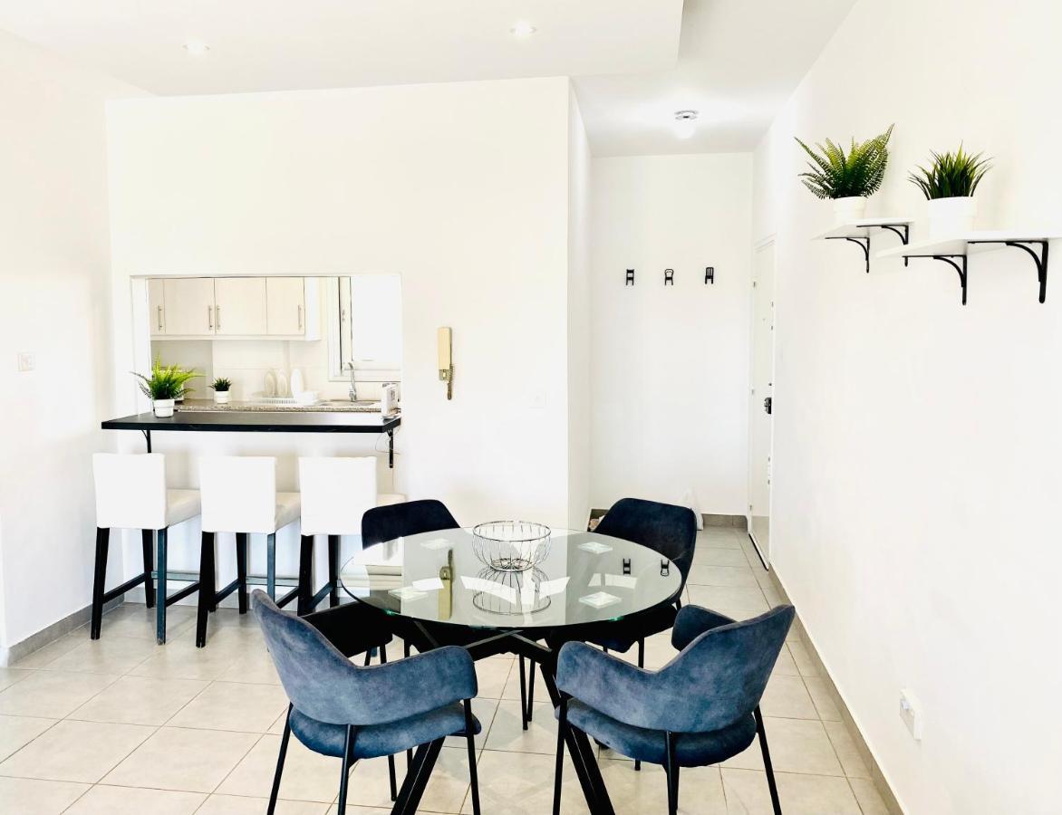 Lina 703 Daire Larnaca Dış mekan fotoğraf